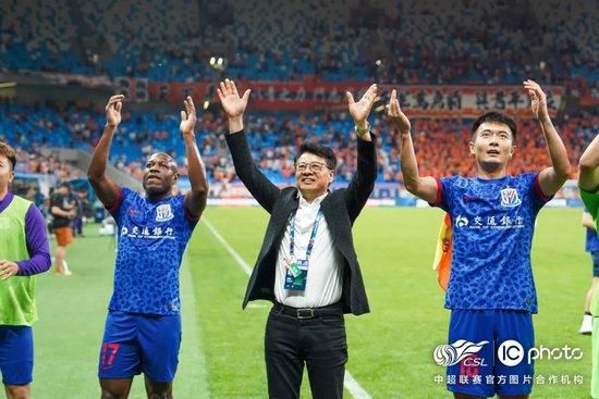 在黑暗中呻吟